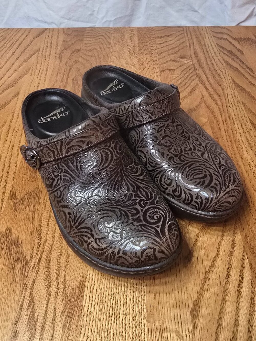 Dansko Clogs 37 Womens 7 Mules Shoes Allison Brown Embossed Floral Leather